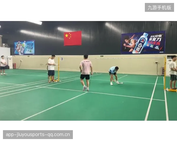 羽毛球超高速拉杀破解对手防线，秒杀胜负变得轻而易举
